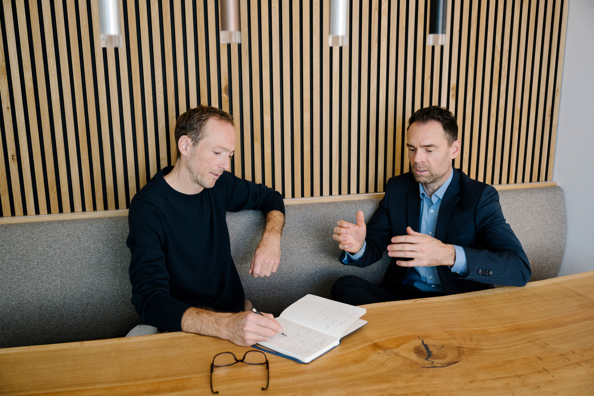 Klaus Plaschka im Coaching einer C-Level-Führungskraft